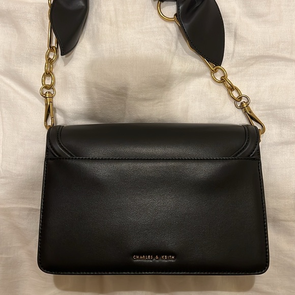 NWOT Charles & Keith Joelle Envelope Bag - Picture 7 of 11